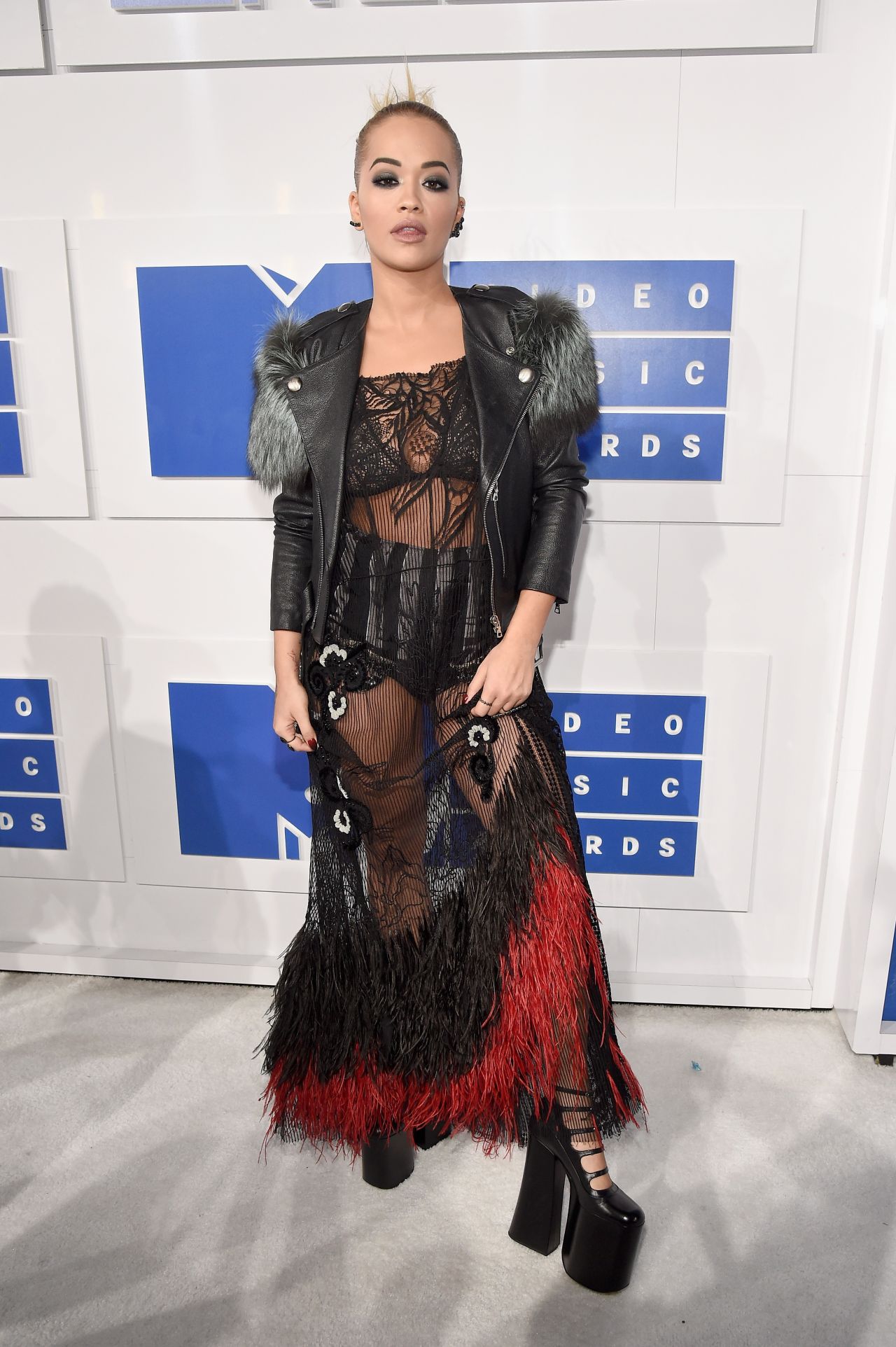 the-bestand-worst-dressed-at-the-2016-mtv-vmas-10