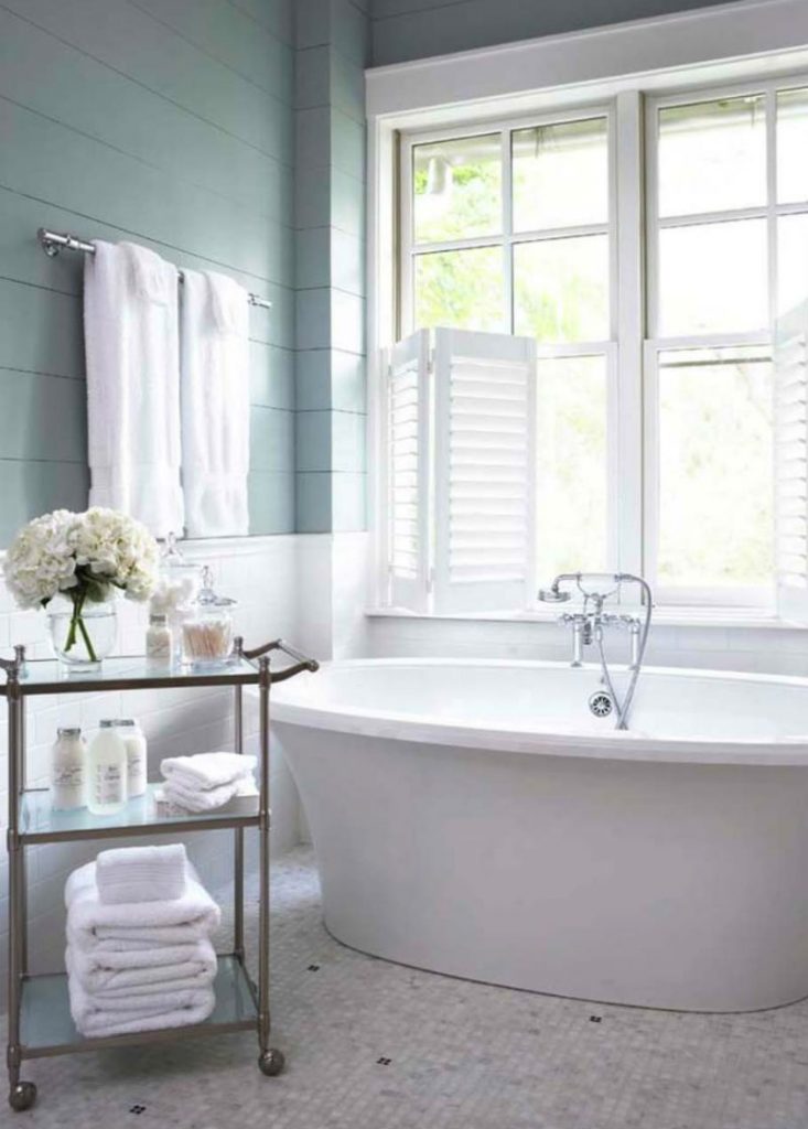 10 Space-Saving Hacks That’ll Make Your Bathroom Look Big