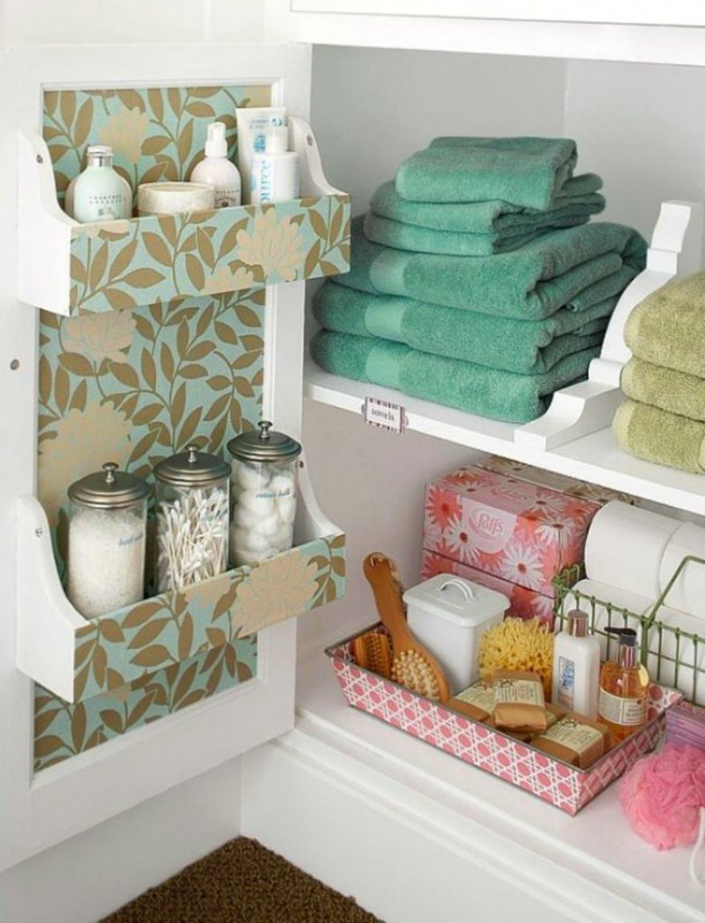 10 Space-Saving Hacks That’ll Make Your Bathroom Look Big