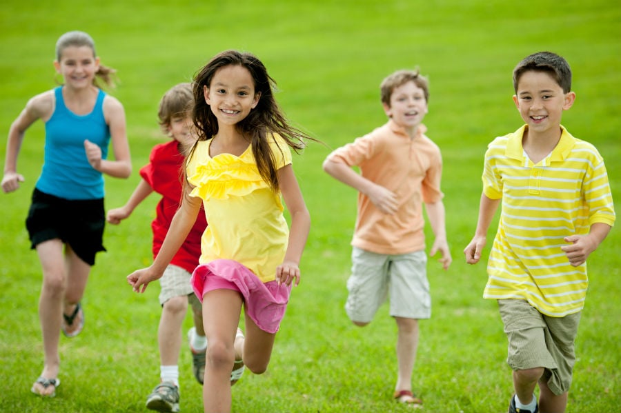 12 Tips on How to Teach Your Kid to Be a Good Friend 