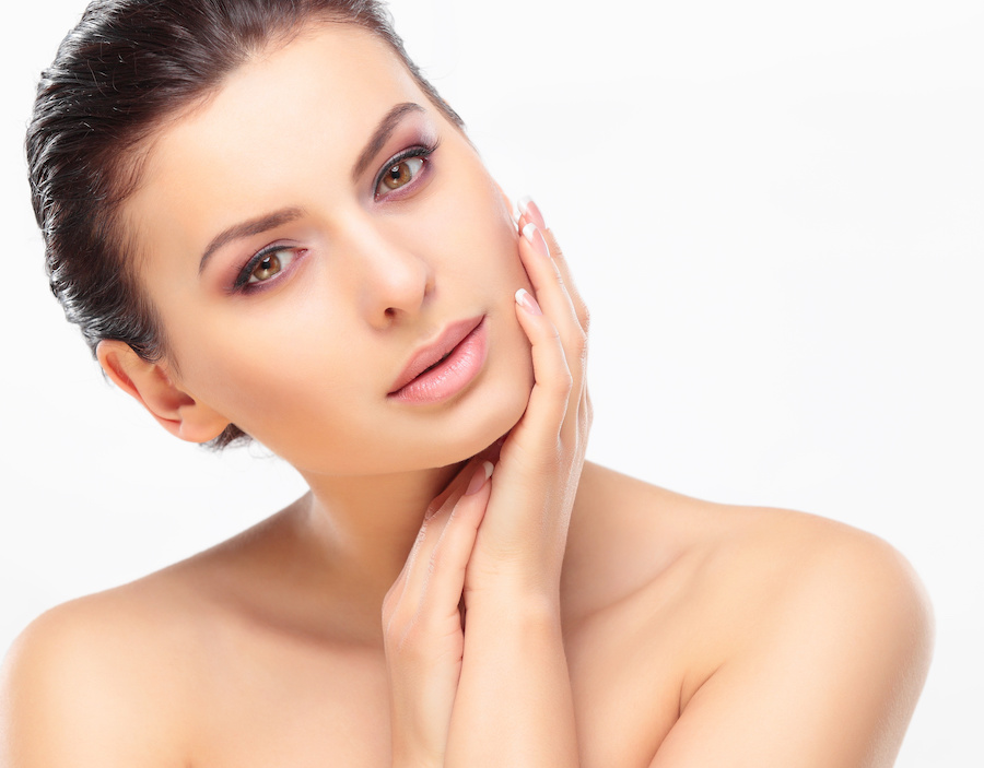 12 Makeup Tricks Women Over 30 Can Use to Look Younger