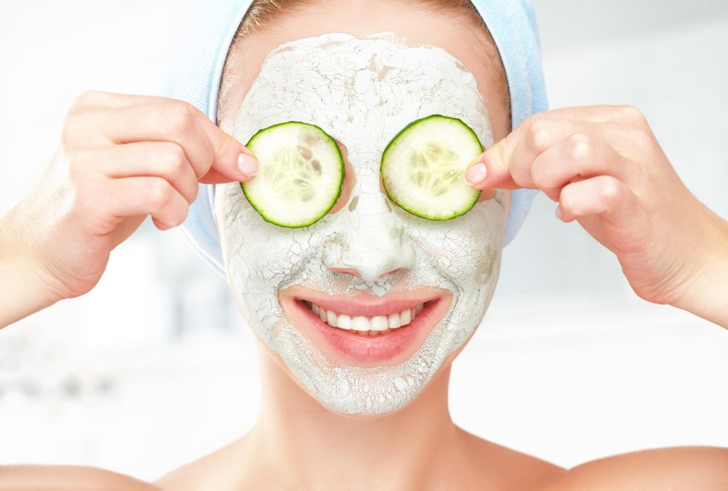 10 Tips on How To Look Beautiful Without Makeup