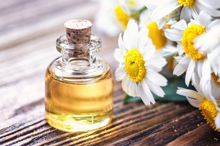 ≡ 8 Best Oils for Your Bath Routine 》 Her Beauty