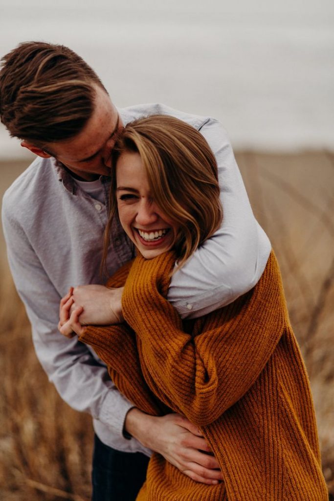 10 Signs He Wants You to Make the First Move