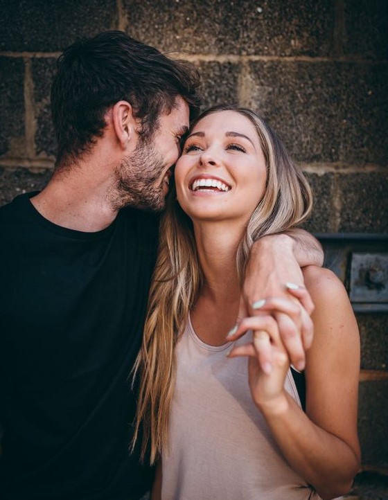 He’s always offering to do things for you or help you out. | 10 Signs He Wants You to Make the First Move | Her Beauty
