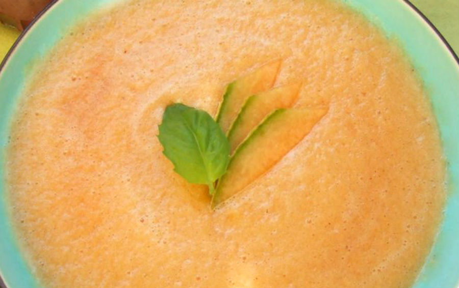 7 Best Summer Diet Tips (Fruit Soups, Veggie Popsicles, and Detox Drinks)