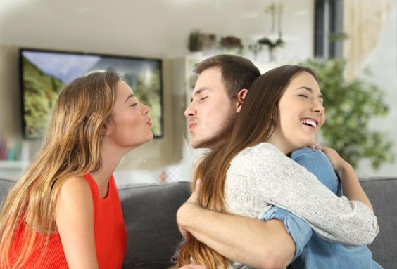10 Crucial Rules for Dating Your Friend’s Ex
