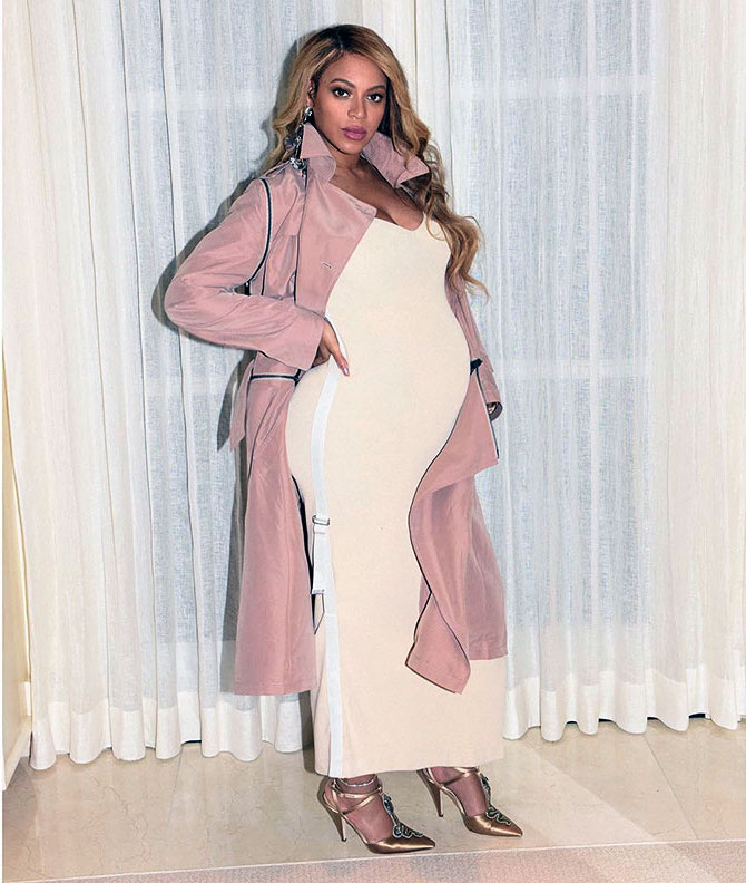 Beyoncé rocks nude dresses better than the Kardashians | Beyonce's 9 Most Expensive Looks | Her Beauty