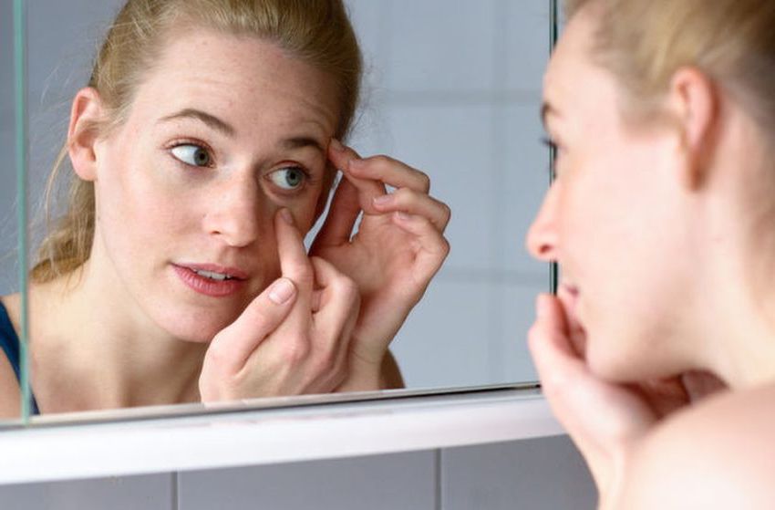 8 Self-Checks Every Woman Should Do
