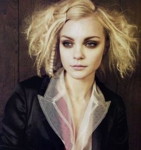 6 Crimped Hair Ideas that Will Make You Feel Daring