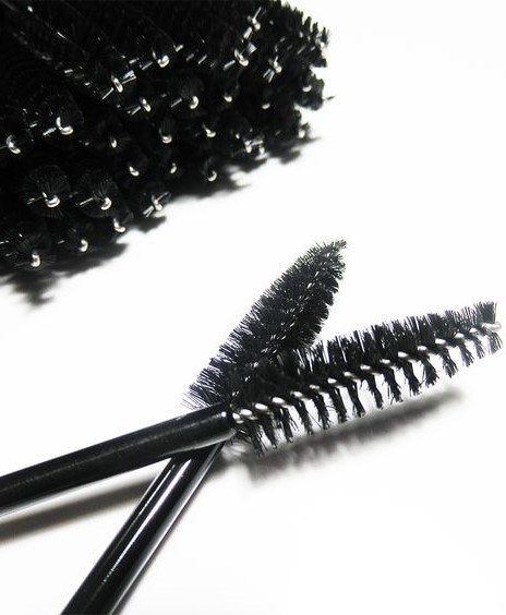 How to Trim Your Eyebrows Without Messing Them Up