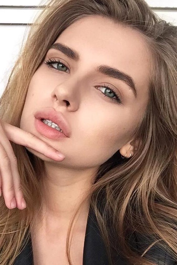 How to Trim Your Eyebrows Without Messing Them Up