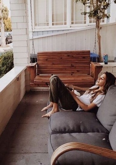 10 Cozy Balcony Ideas