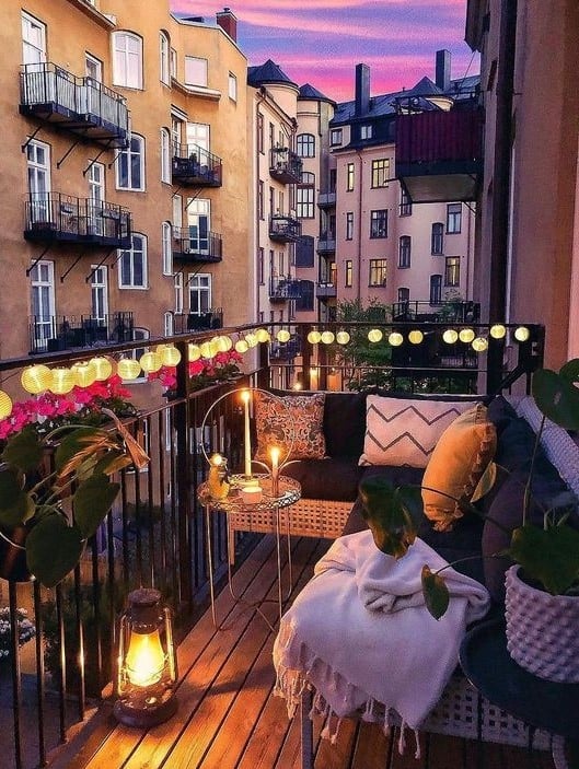 10 Cozy Balcony Ideas