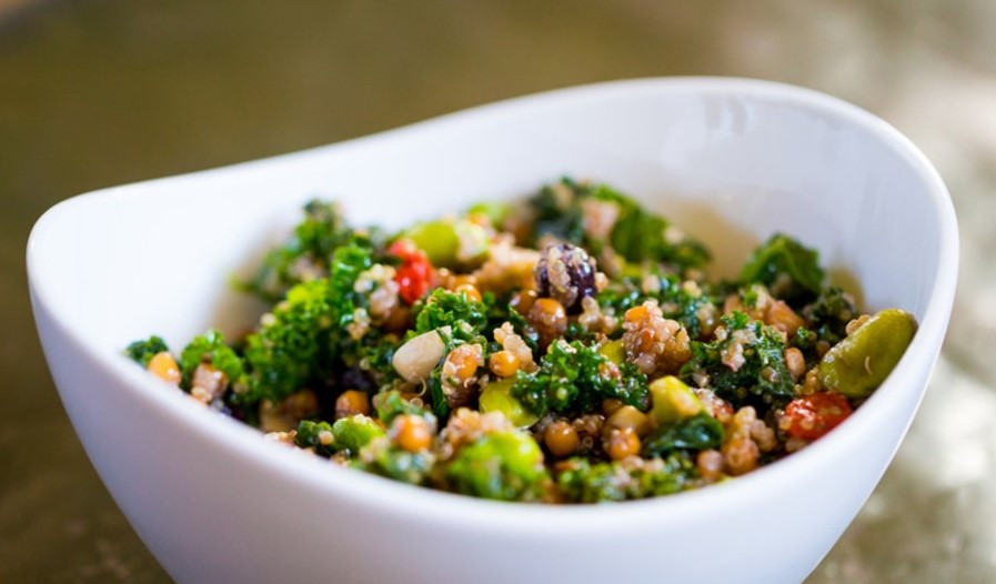 Kale & Quinoa | 6 Best Salads from Around the World Her Beauty