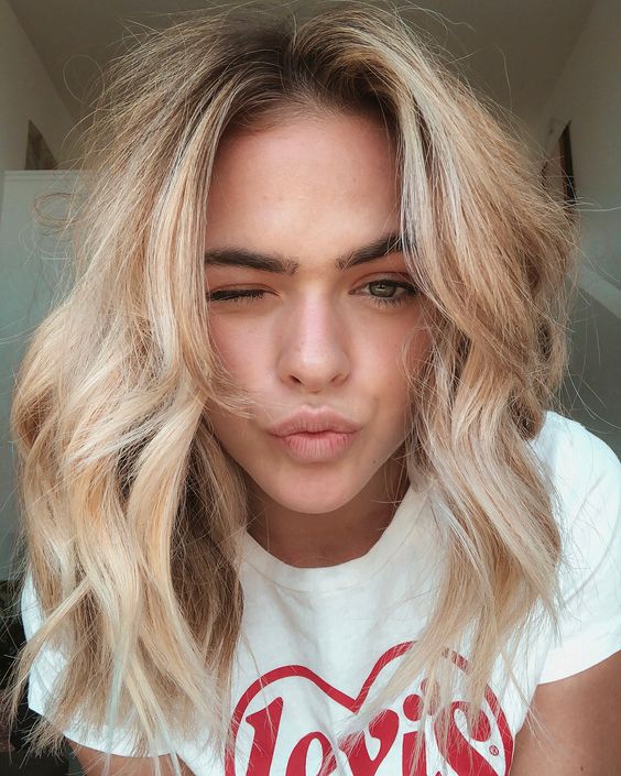 10 Reasons to Go Back to Your Natural Hair Color