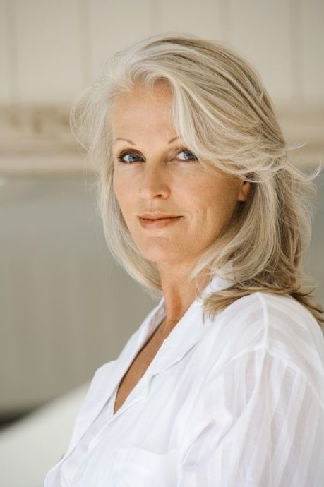 Moisturizing | 12 tips on how to look 30 years old when you’re 50 years old | Her Beauty