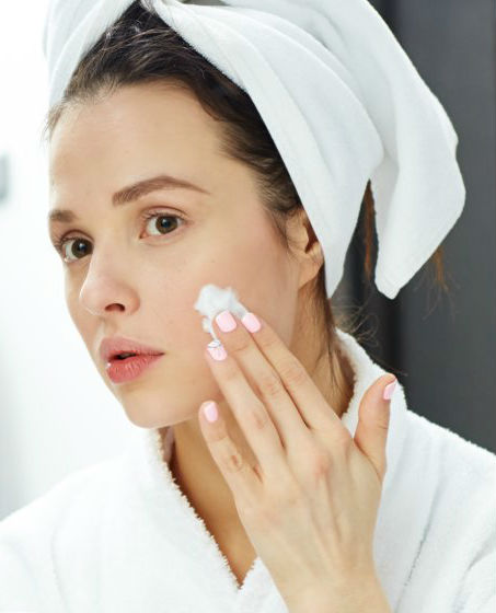 Moisturizing #2 | 12 tips on how to look 30 years old when you’re 50 years old | Her Beauty