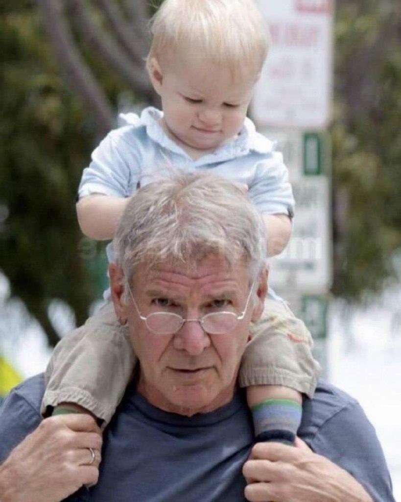 12 Celebrity Grandpas With Their Grandchildren Will Melt Your Heart