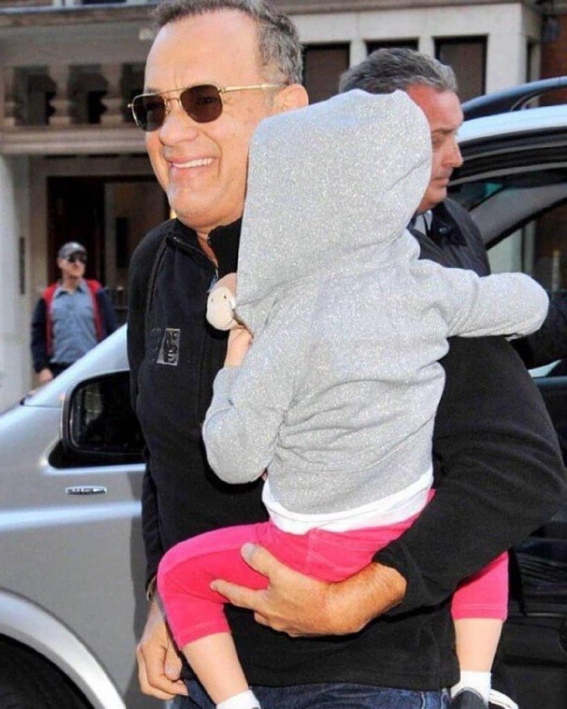 12 Celebrity Grandpas With Their Grandchildren Will Melt Your Heart