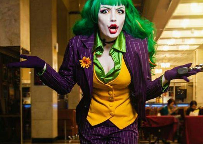 11 Creepy and Cool Halloween Makeup Ideas to Try This Year