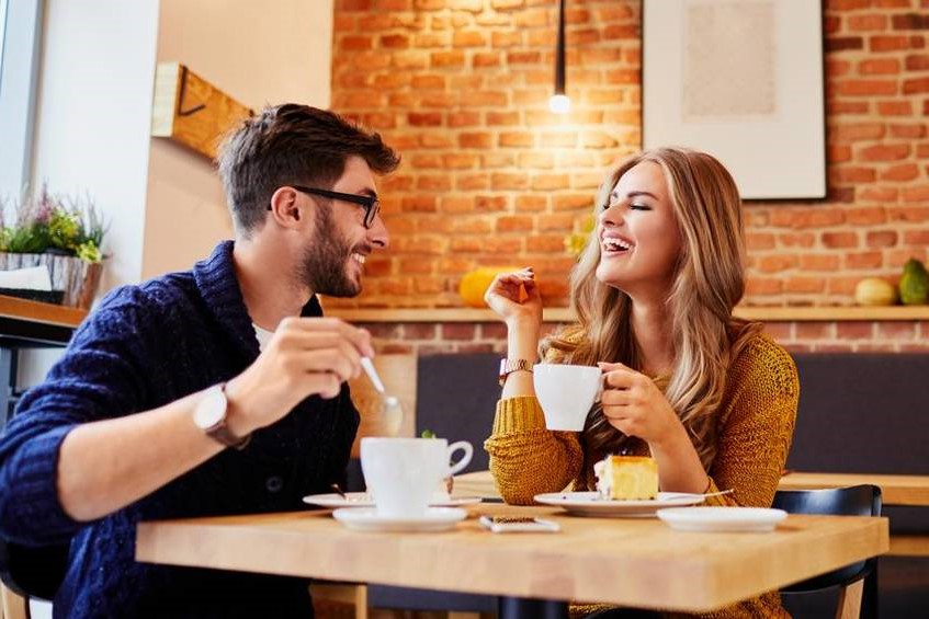 8 Cute Ways to Get Your Boyfriend Smile after a Bad Day