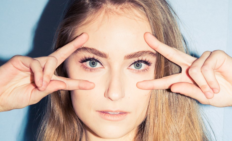 15 Ways to Use Vaseline in Your Beauty Routine