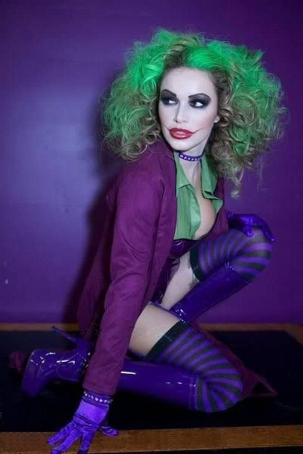 11 Creepy and Cool Halloween Makeup Ideas to Try This Year