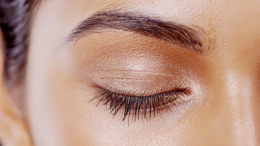 15 Ways to Use Vaseline in Your Beauty Routine