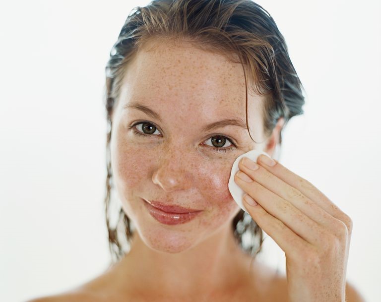 15 Ways to Use Vaseline in Your Beauty Routine