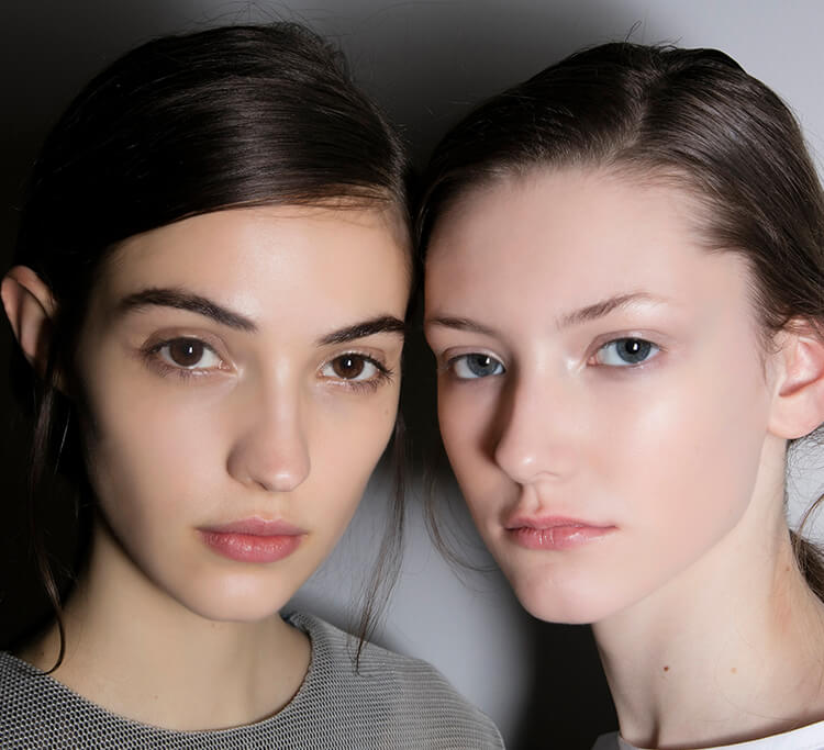 The No Makeup Makeup Look | 9 Classic Makeup Looks to Rock | Her Beauty