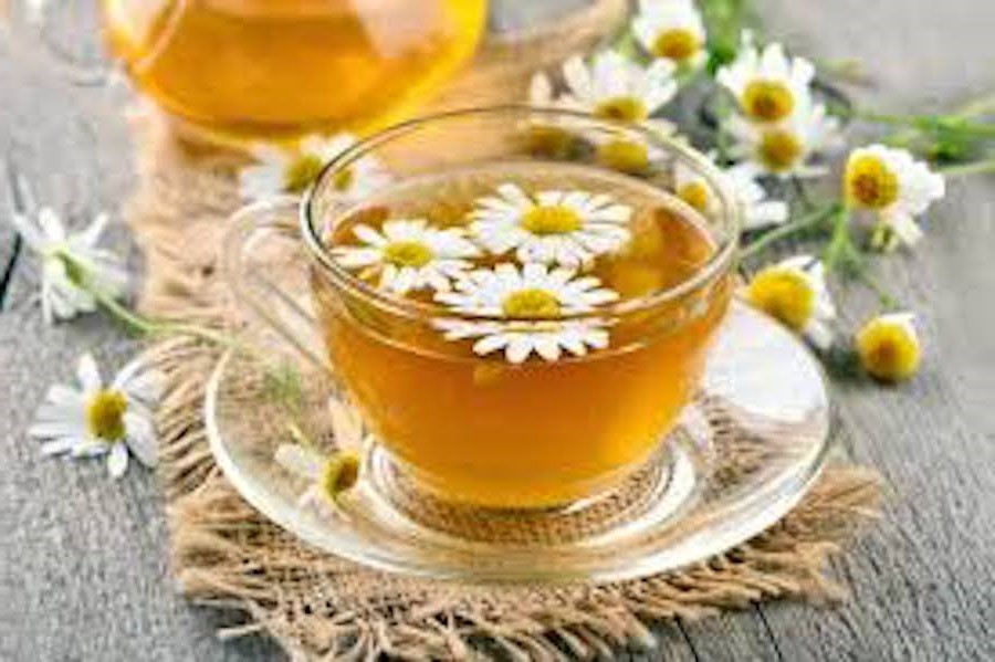 8 Benefits of Chamomile Tea