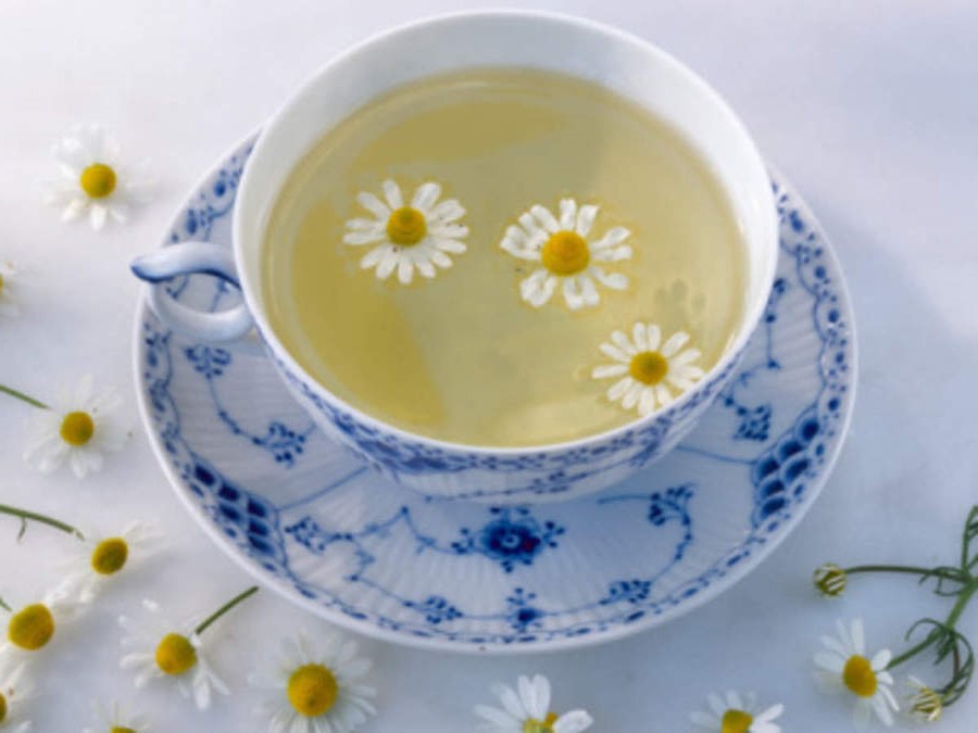 8 Benefits of Chamomile Tea