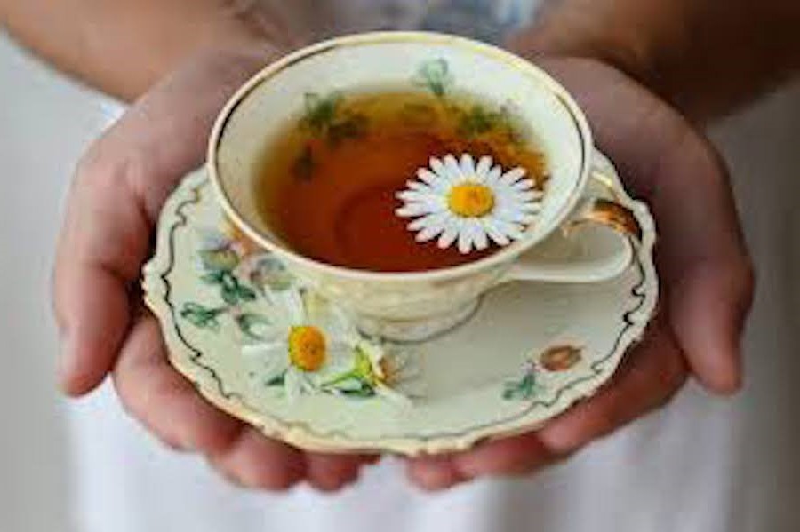 8 Benefits of Chamomile Tea