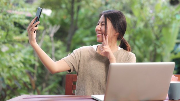 Sự nổi tiếng trên mạng xã hội | 7 điều mà các nàng nghĩ sẽ làm các chàng ấn tượng nhưng thực tế lại không | Her Beauty