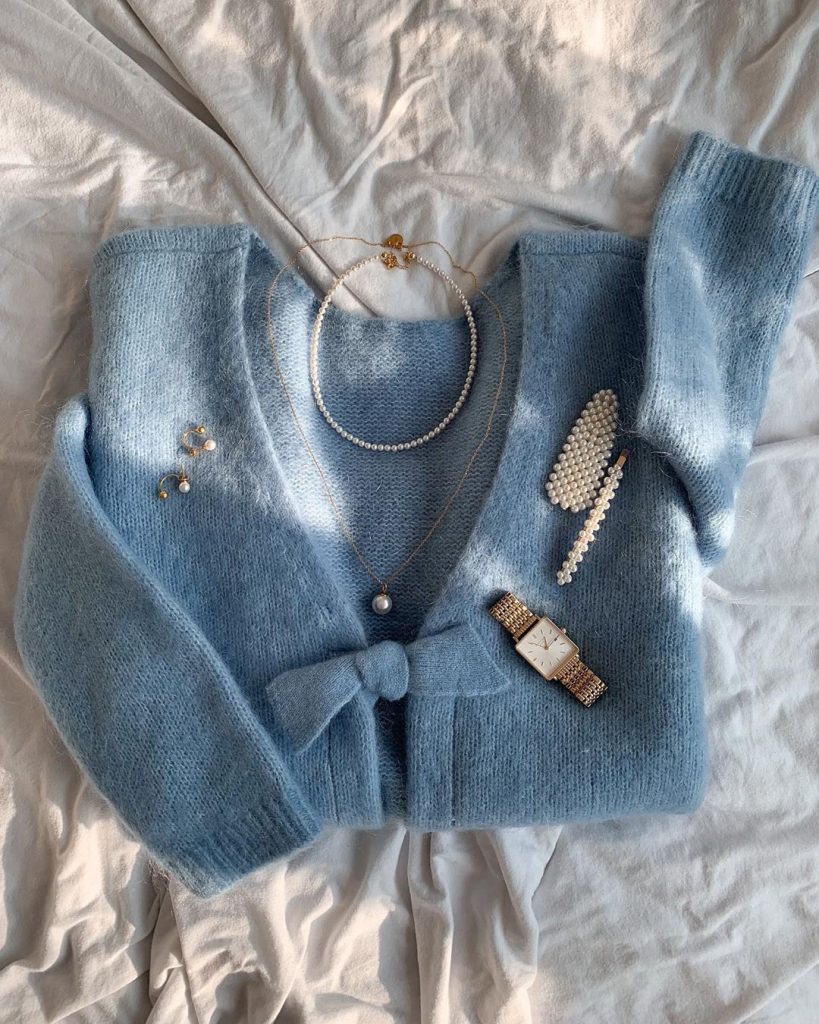Your Guide To A Capsule Wardrobe, And How to Achieve It