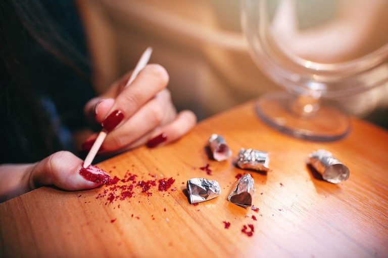 ≡ How To Remove Acrylic Nails At Home 》 Her Beauty