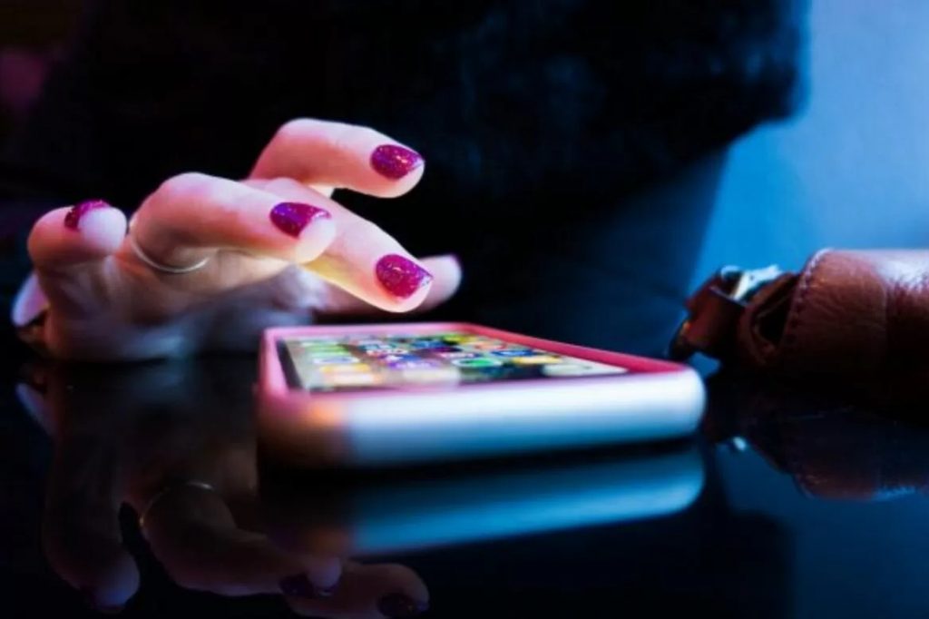 Social detox: quando disconnettersi migliora la vita