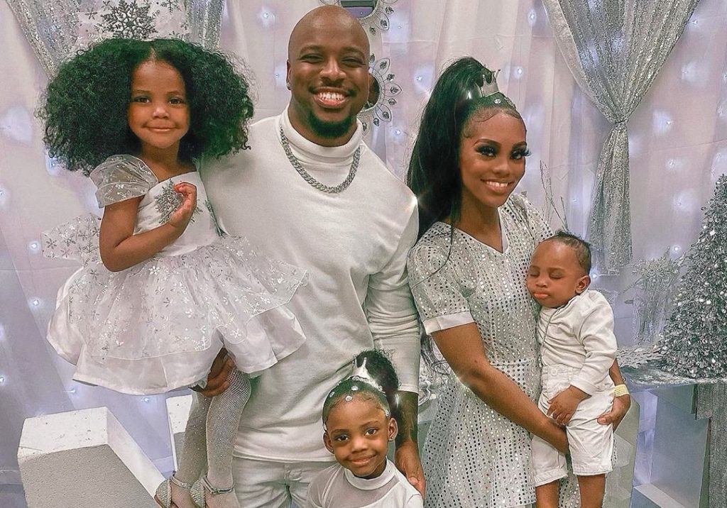 This Color-Coordinated IG Family Is More Stylish Than All Of Us