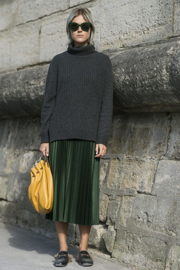 14 modi chic per sfoggiare una borsa colorata
