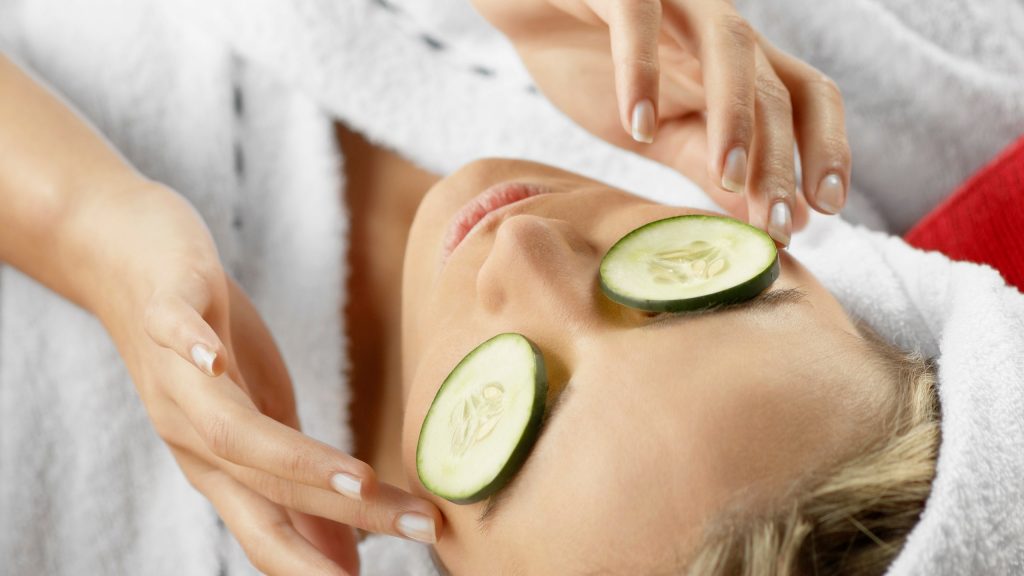 Deshazte de las ojeras y bolsas en los ojos con estos remedios caseros