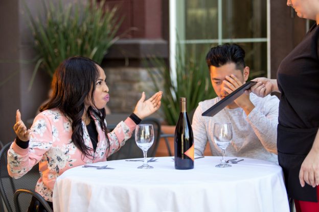  6 Things You Should Never Do On A First Date Her Beauty