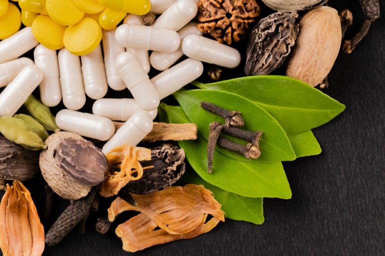 ≡ Unani Medicine Secrets to Know 》 Her Beauty