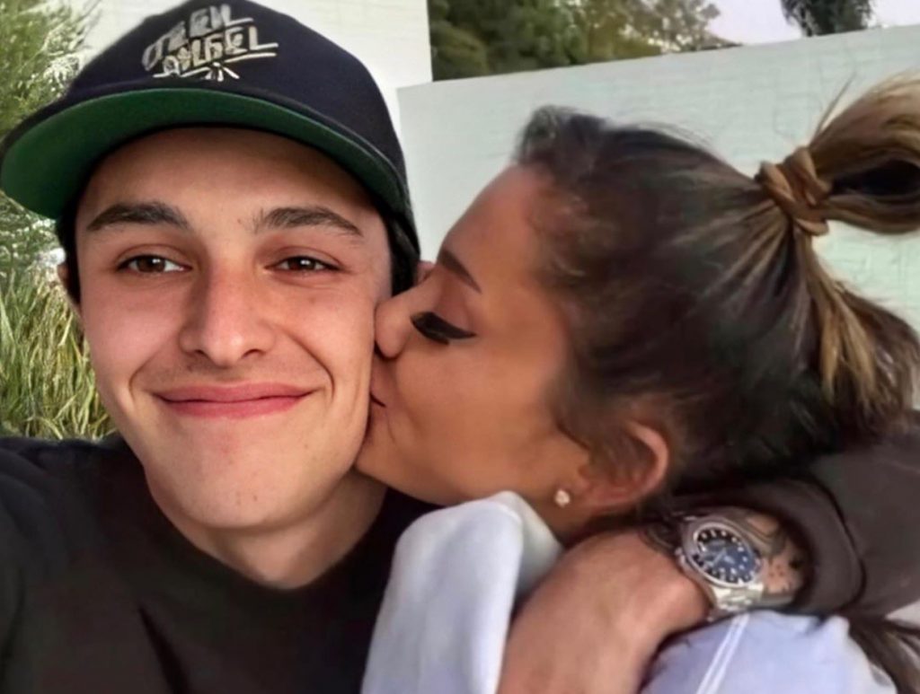 6 เรื่องราวความรักของคู่หมั้นป้ายแดง Ariana Grande และแฟนหนุ่ม Dalton Gomez