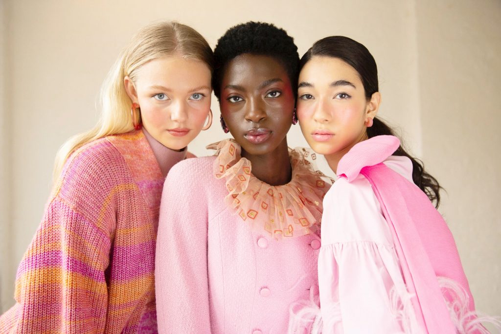 10 Makeup Errors That Make You Look Tired