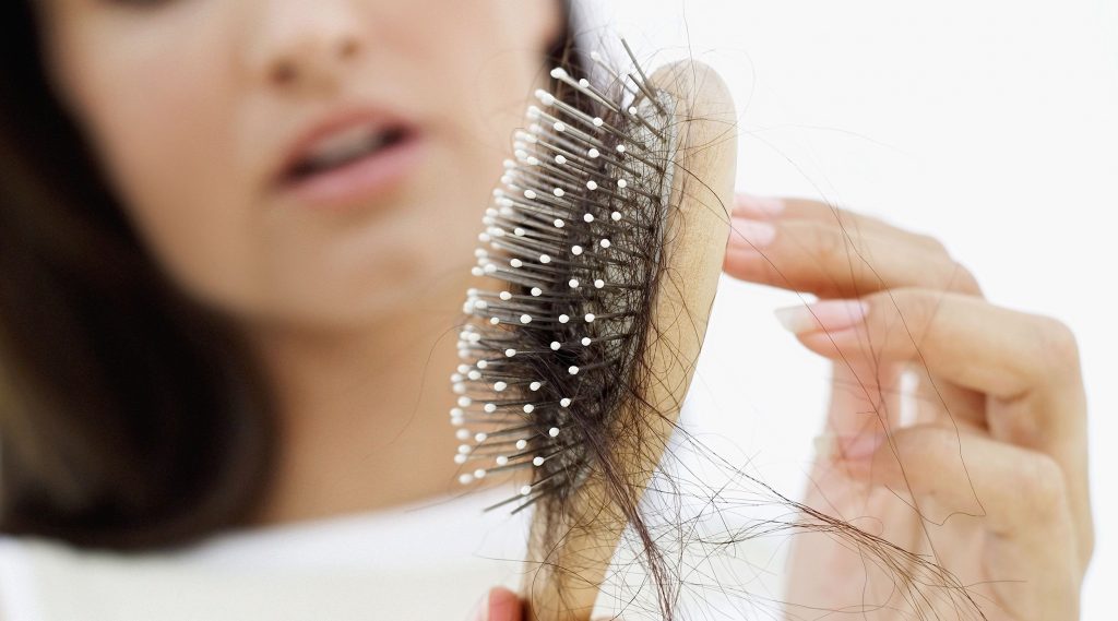Inilah 6 Penyakit yang Menyebabkan Rambut Rontok!
