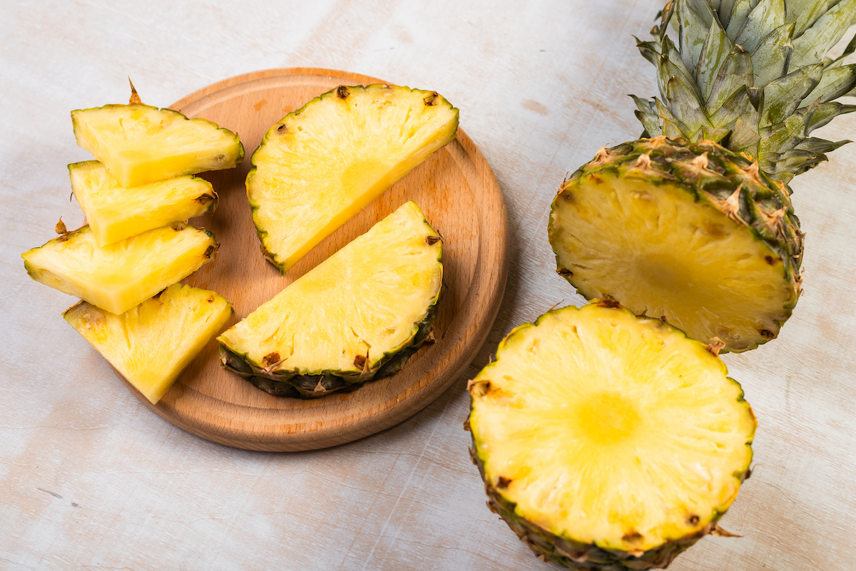 ≡ 10 Facts About Pineapples You Never Knew 》 Her Beauty