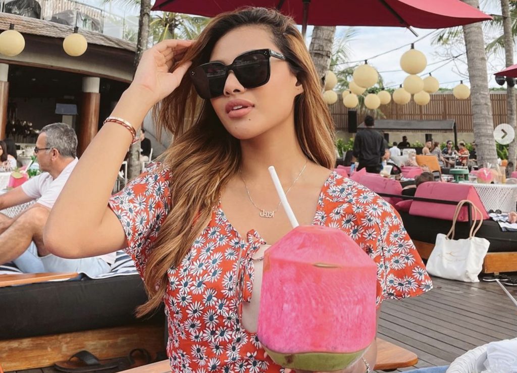 8 Fakta Artis Cantik Aurelie Hermansyah