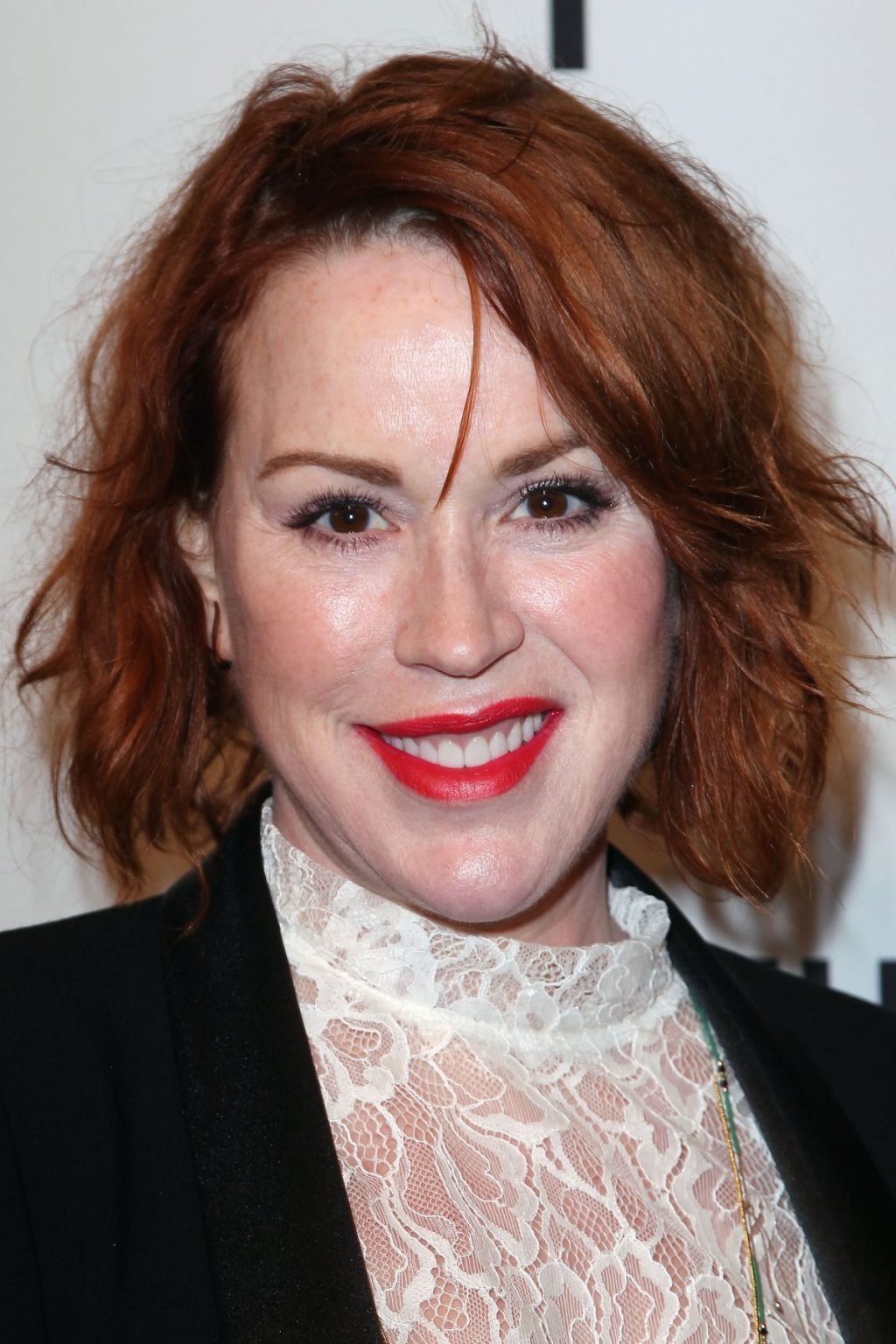 ≡ "Pretty in Pink": Where Is Molly Ringwald Today 》 Her Beauty