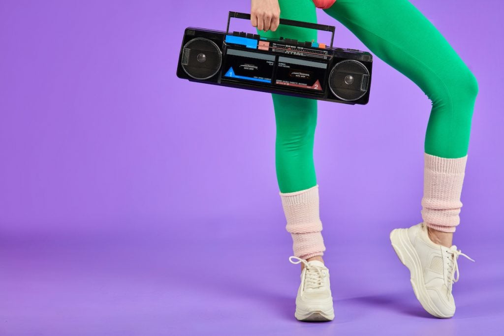 15 Common Mistakes That Women Make When Wearing Leggings